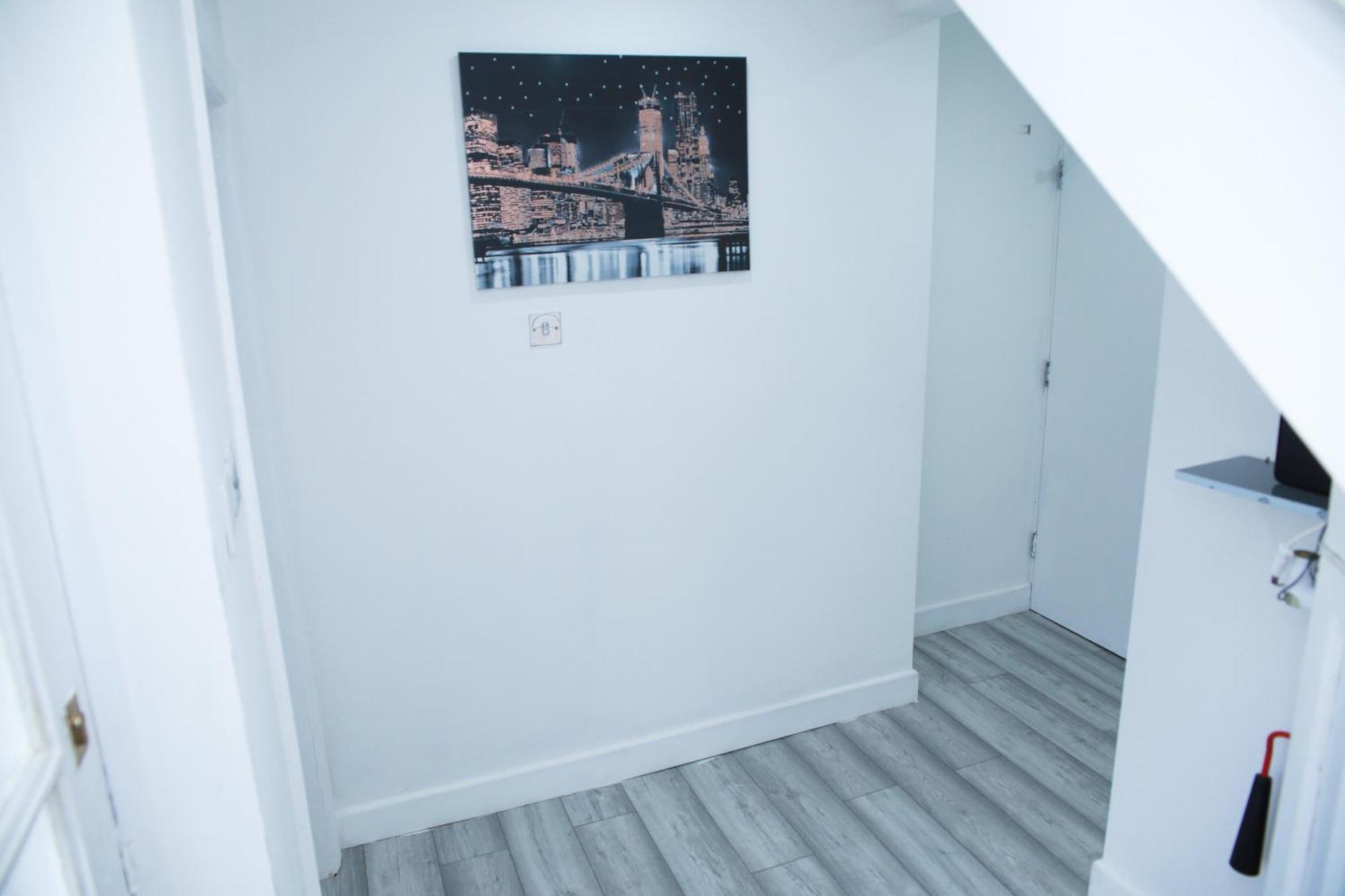 Appartamento Harrow Luxury Flat With Free Parking. Londra Esterno foto